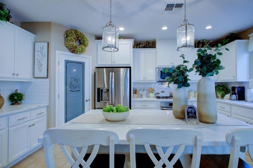 Image 7 of property listing at 485 Windmill Court, Atwater, CA 95301