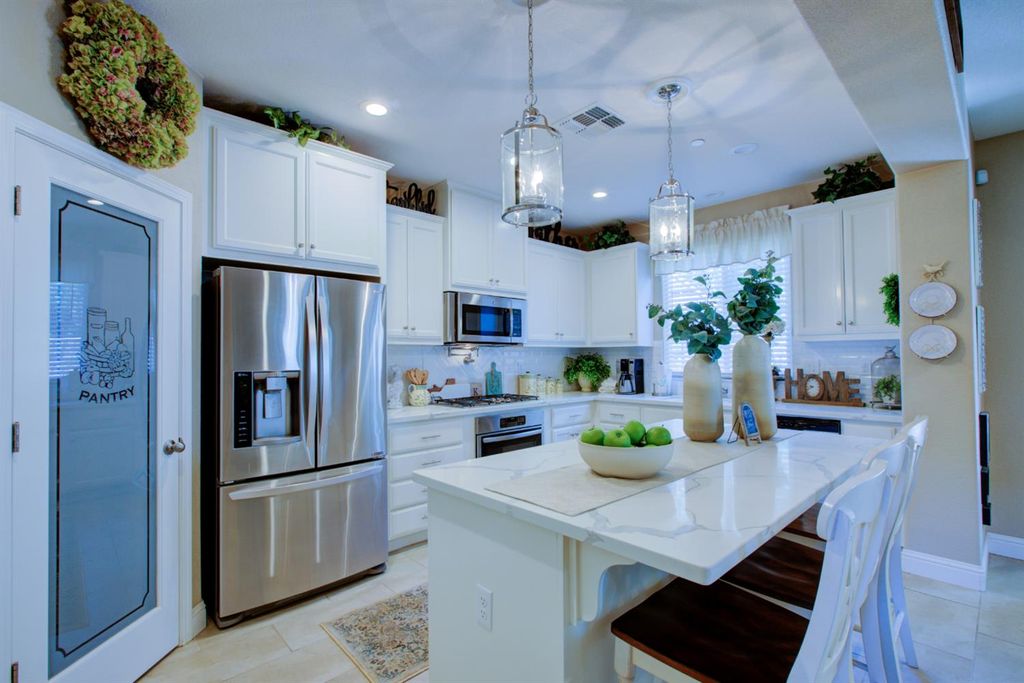 Image 8 of property listing at 485 Windmill Court, Atwater, CA 95301