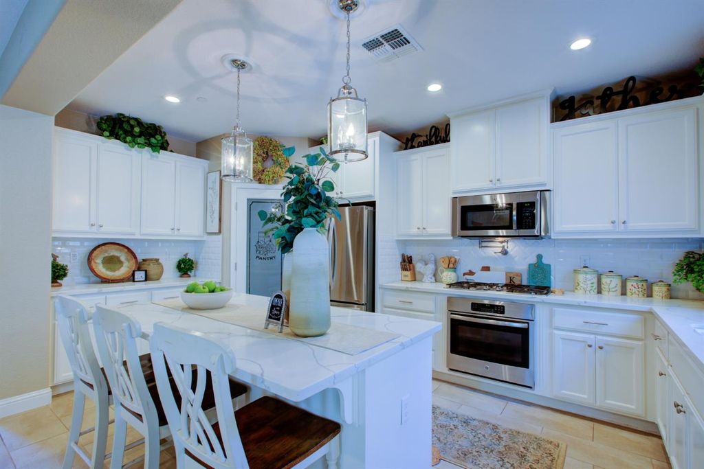 Image 9 of property listing at 485 Windmill Court, Atwater, CA 95301