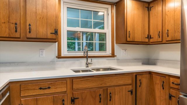 859 Shoreham Drive, Newark, OH 43055