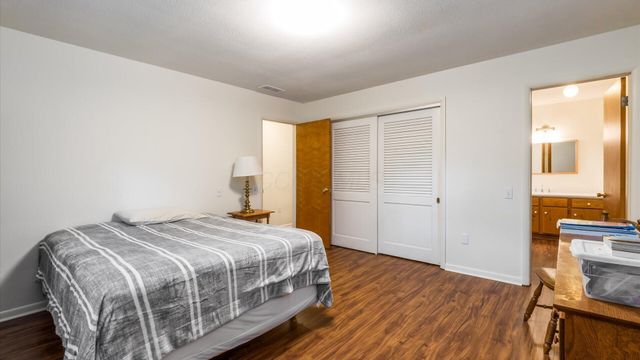 859 Shoreham Drive, Newark, OH 43055