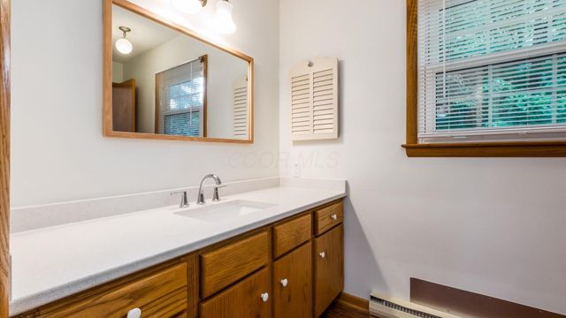 859 Shoreham Drive, Newark, OH 43055
