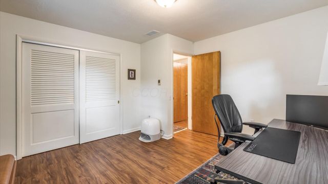 859 Shoreham Drive, Newark, OH 43055