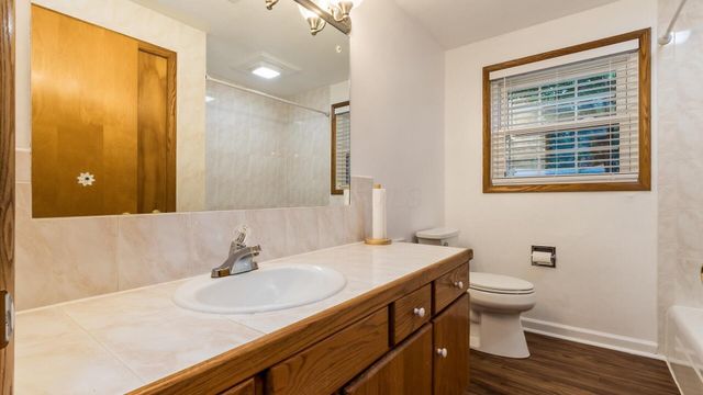 859 Shoreham Drive, Newark, OH 43055