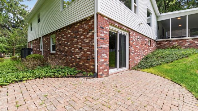 859 Shoreham Drive, Newark, OH 43055