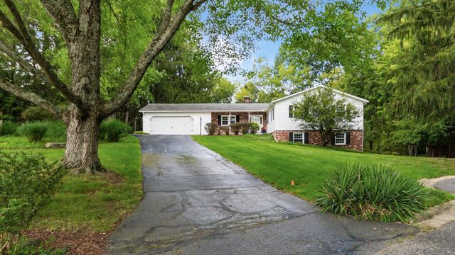 859 Shoreham Drive, Newark, OH 43055