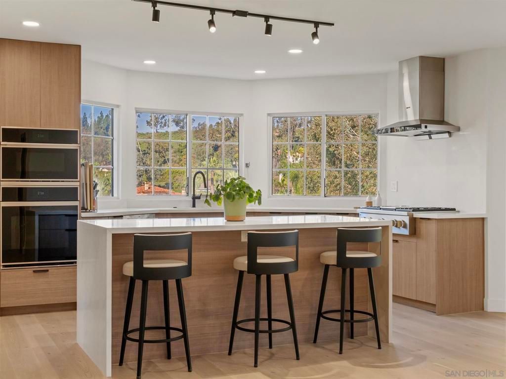 Image 16 of property listing at 17515 Circa Oriente, Rancho Santa Fe, CA 92067