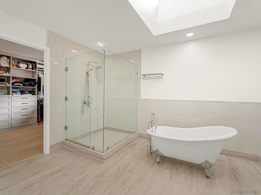 Image 19 of property listing at 17515 Circa Oriente, Rancho Santa Fe, CA 92067