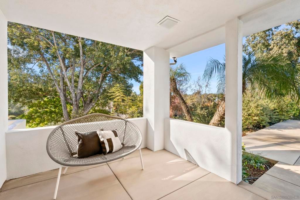 Image 21 of property listing at 17515 Circa Oriente, Rancho Santa Fe, CA 92067