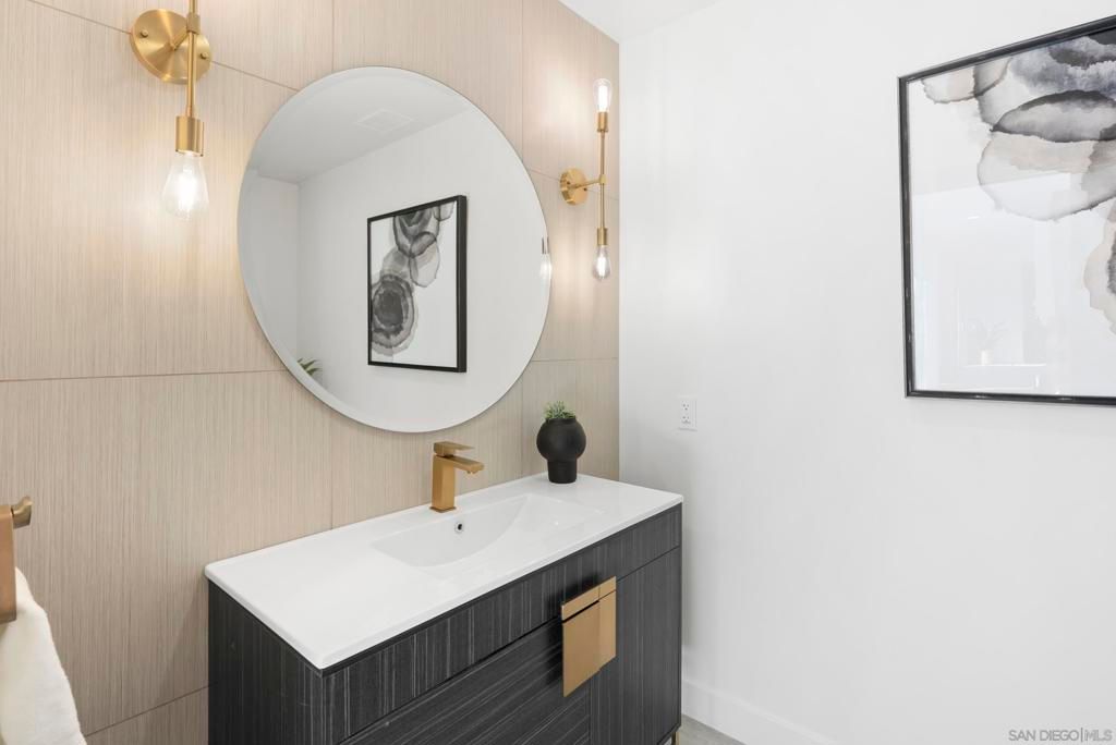 Image 26 of property listing at 17515 Circa Oriente, Rancho Santa Fe, CA 92067