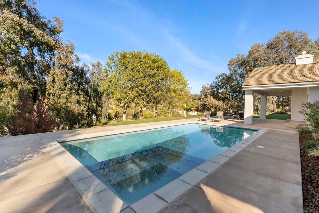 Image 35 of property listing at 17515 Circa Oriente, Rancho Santa Fe, CA 92067