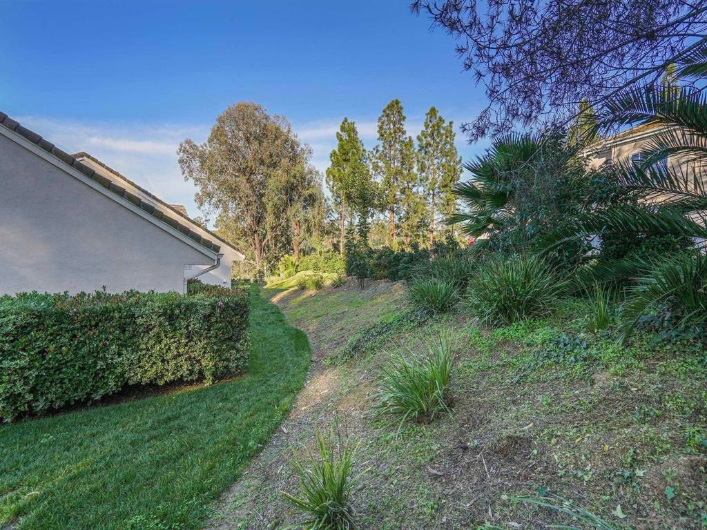 Image 37 of property listing at 17515 Circa Oriente, Rancho Santa Fe, CA 92067