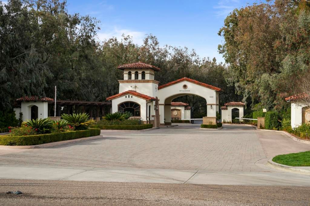 Image 40 of property listing at 17515 Circa Oriente, Rancho Santa Fe, CA 92067