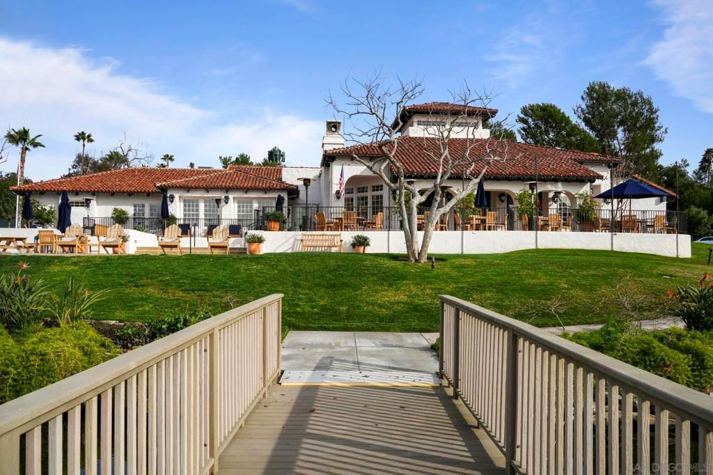 Image 43 of property listing at 17515 Circa Oriente, Rancho Santa Fe, CA 92067