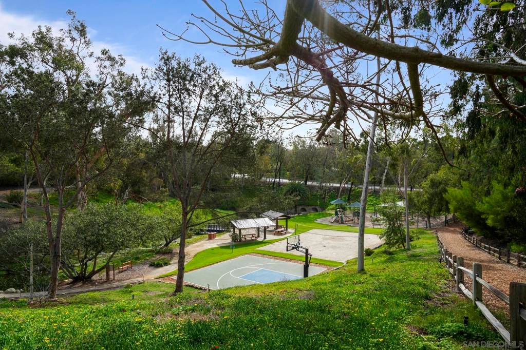 Image 47 of property listing at 17515 Circa Oriente, Rancho Santa Fe, CA 92067