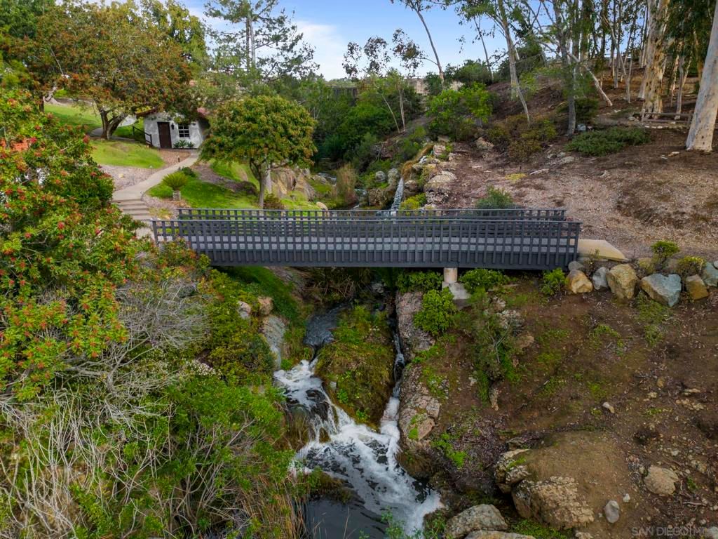 Image 50 of property listing at 17515 Circa Oriente, Rancho Santa Fe, CA 92067