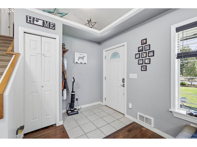 1924 W 10TH Ave, Junction City, OR 97448