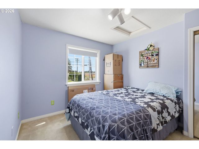1924 W 10TH Ave, Junction City, OR 97448