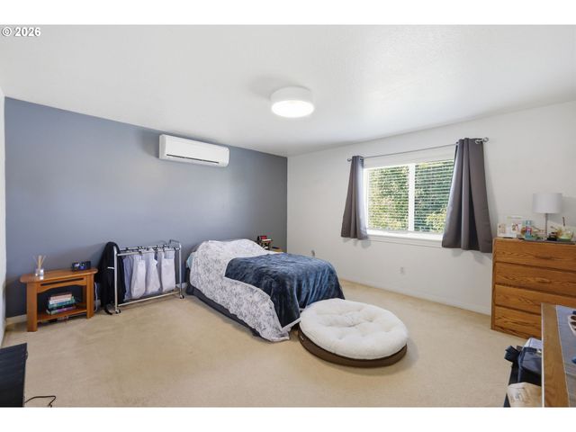 1924 W 10TH Ave, Junction City, OR 97448