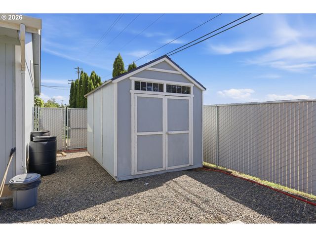 1924 W 10TH Ave, Junction City, OR 97448