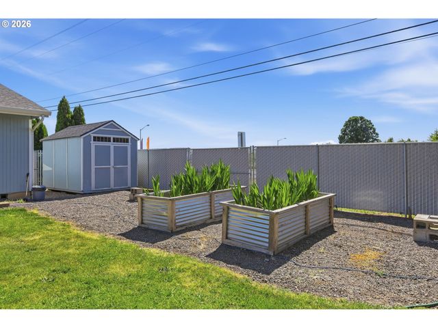 1924 W 10TH Ave, Junction City, OR 97448