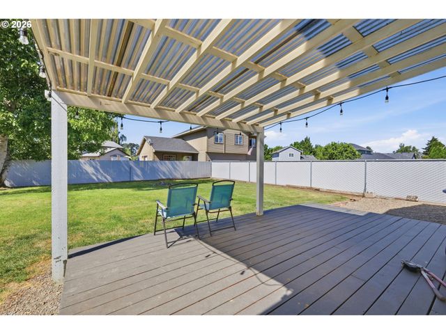 1924 W 10TH Ave, Junction City, OR 97448