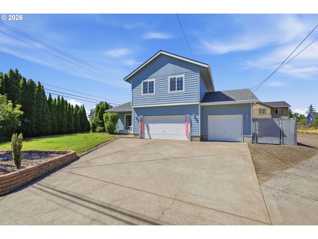 1924 W 10TH Ave, Junction City, OR 97448