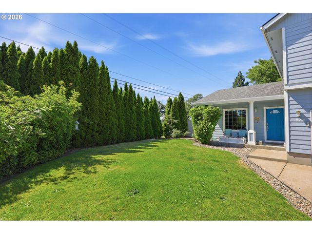1924 W 10TH Ave, Junction City, OR 97448