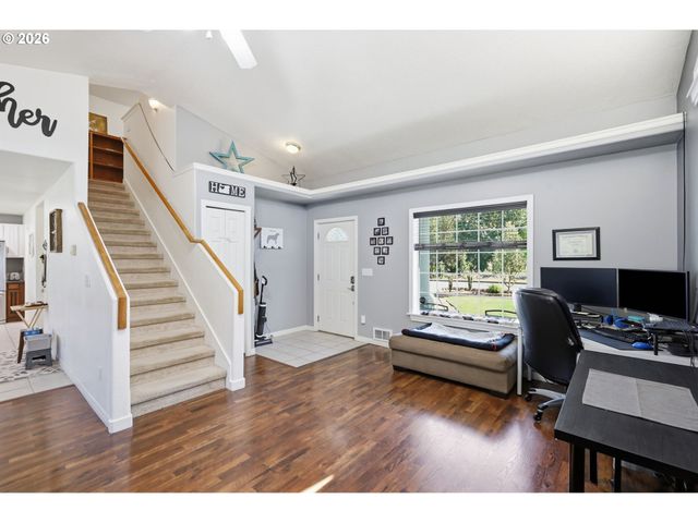 1924 W 10TH Ave, Junction City, OR 97448