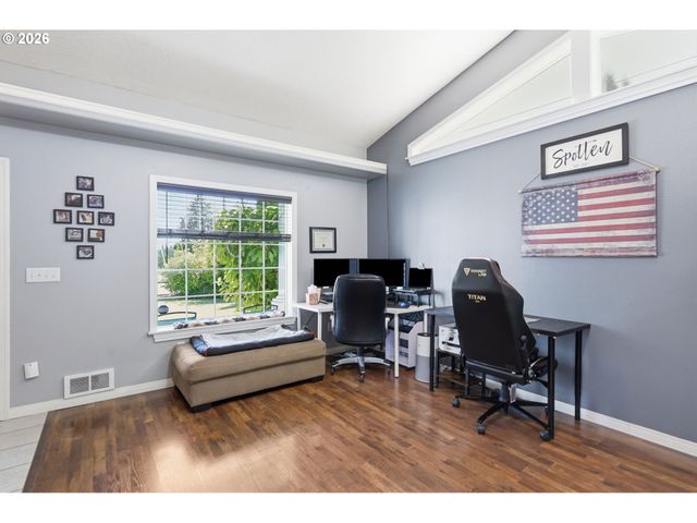1924 W 10TH Ave, Junction City, OR 97448