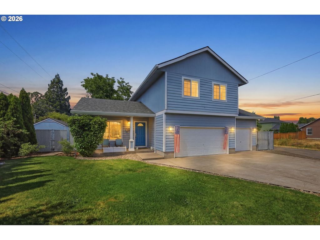 1924 W 10TH Ave, Junction City, OR 97448