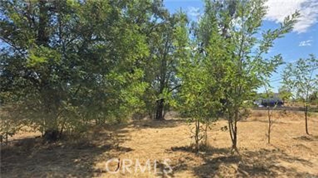 Image 5 of property listing at 810 Roe, Paradise, CA 95969