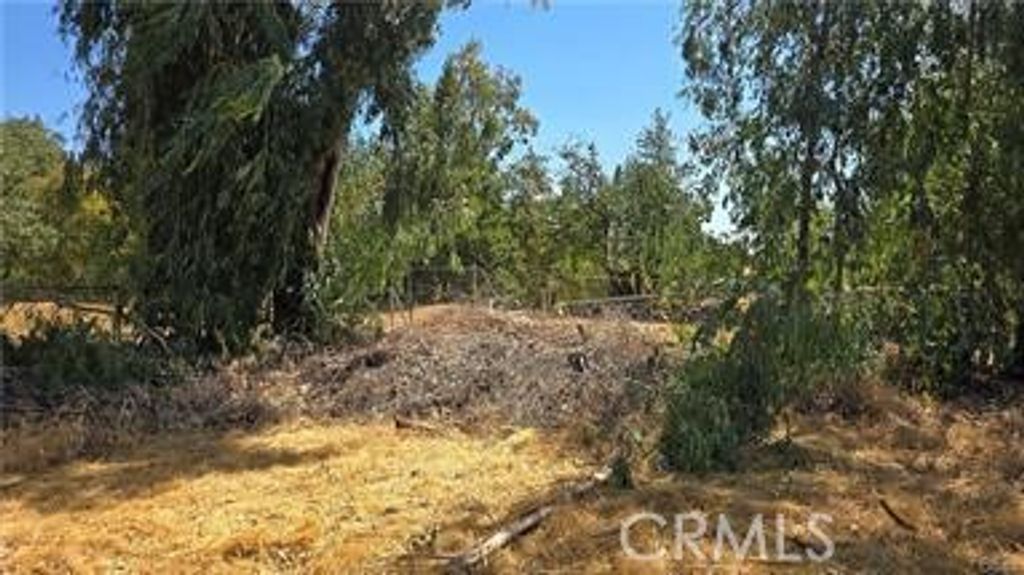 Image 7 of property listing at 810 Roe, Paradise, CA 95969