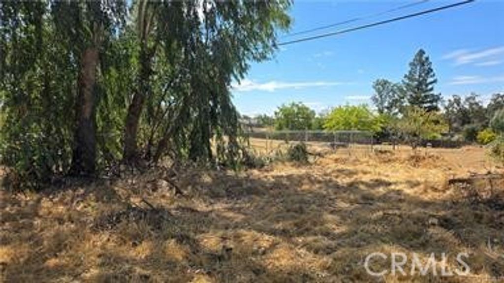 Image 8 of property listing at 810 Roe, Paradise, CA 95969