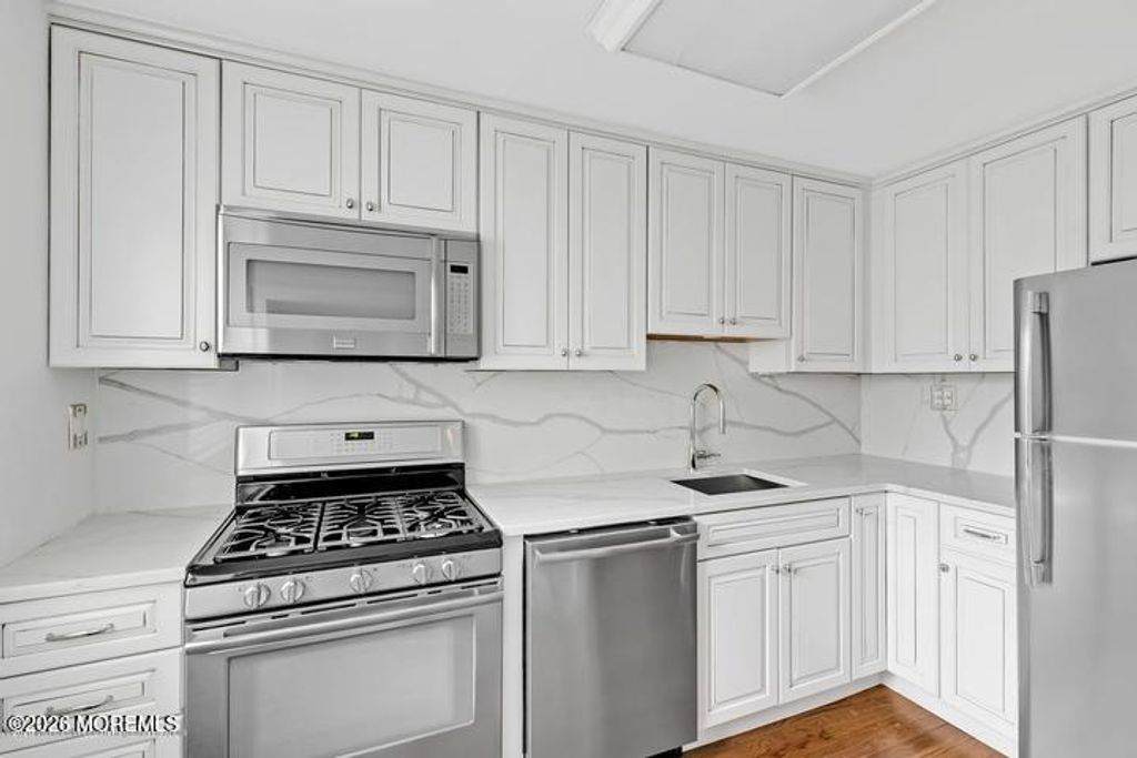 138 Manor Drive, Red Bank, NJ 07701
