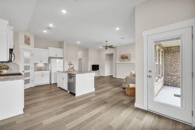 27870 E 109th Place S, Coweta, OK 74429