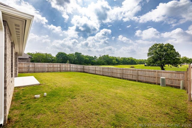 27870 E 109th Place S, Coweta, OK 74429