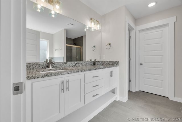 27870 E 109th Place S, Coweta, OK 74429