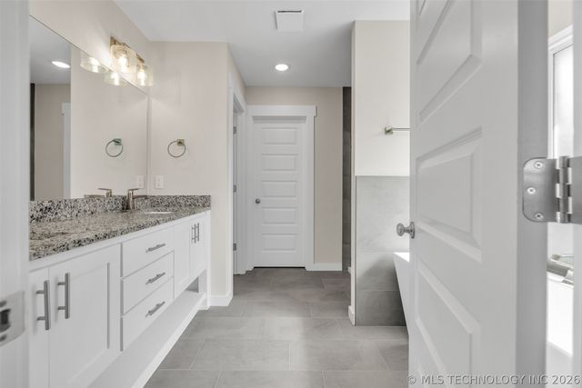 27870 E 109th Place S, Coweta, OK 74429