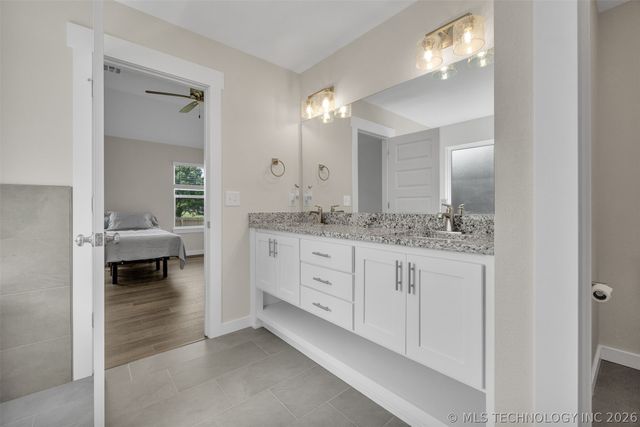 27870 E 109th Place S, Coweta, OK 74429