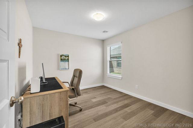 27870 E 109th Place S, Coweta, OK 74429