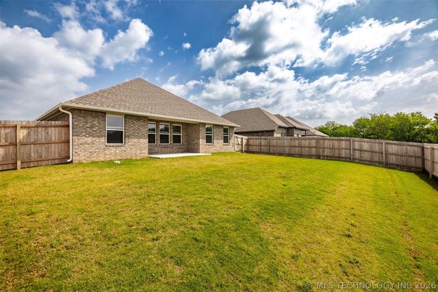 27870 E 109th Place S, Coweta, OK 74429