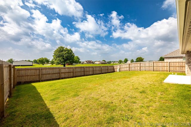 27870 E 109th Place S, Coweta, OK 74429