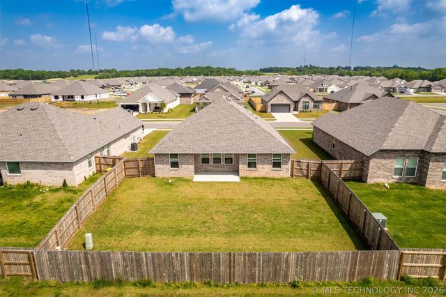 27870 E 109th Place S, Coweta, OK 74429
