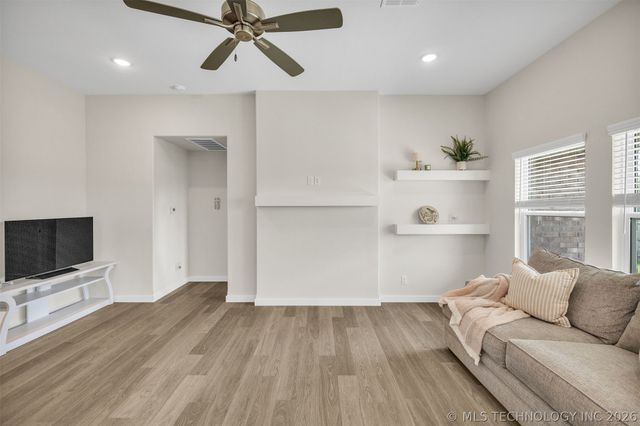 27870 E 109th Place S, Coweta, OK 74429