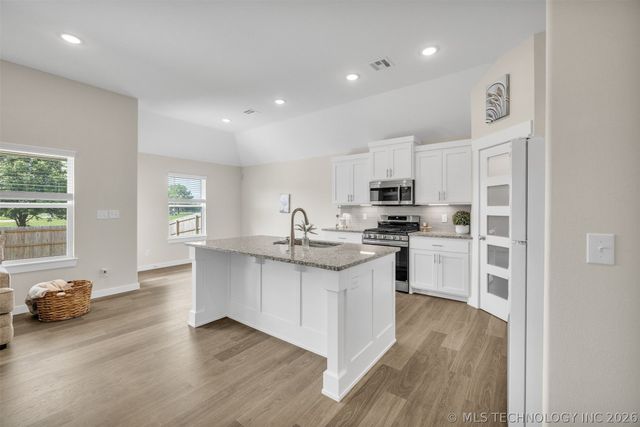 27870 E 109th Place S, Coweta, OK 74429