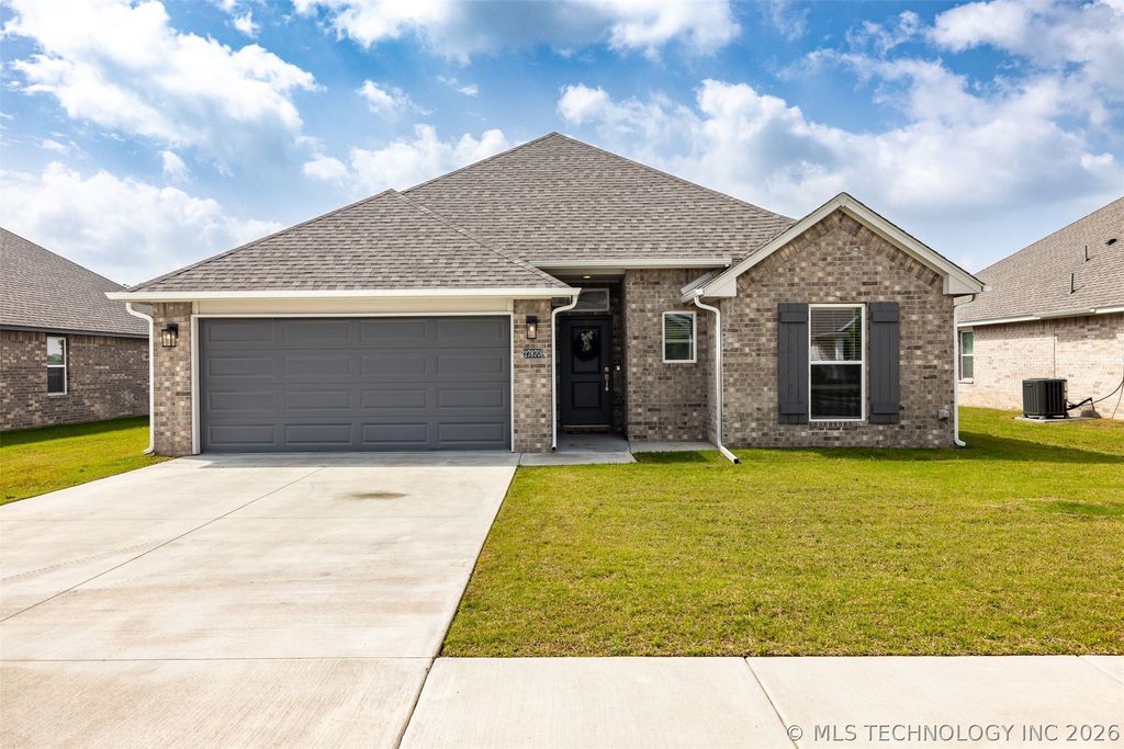 27870 E 109th Place S, Coweta, OK 74429