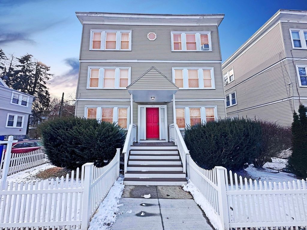 193 Florence Street 2R, Boston, MA 02131