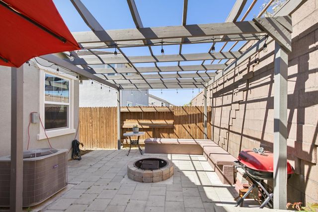 4590 Spring Harvest Dr, Folsom, CA 95630