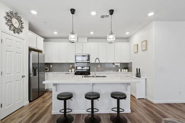 4590 Spring Harvest Dr, Folsom, CA 95630